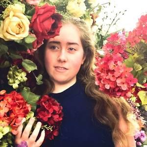 Meet your Posher, Lois